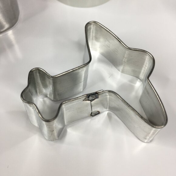 6 Cookie Cutters Various Shapes Carousel Hearts Cross Shamrock Clover Airplane - Picture 8 of 14
